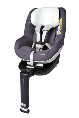 ADAC testet Kindersitze: Entspricht den neuesten Richtlinien: der „i-Size“ ’Maxi-Cosi 2way Pearl &amp; 2way Fix’. 