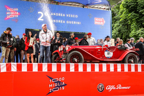 Andrea Vesco und Andrea Guerini belegten mit dem Alfa Romeo 6C 1750 Super Sport von 1929 den zweiten Platz bei der Mille Miglia 2019.