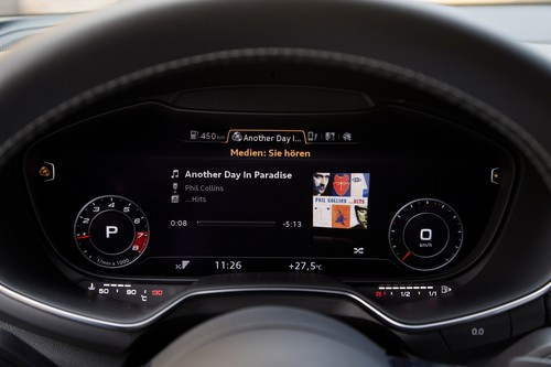 Audi TTS 2.0 TFSI Quattro: Das zentrale digitale Display dient nicht nur der Navigation.