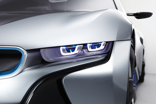 BMW i8 Concept mit Laserlicht.