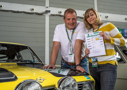 Bodensee-Klassik 2022: André Lange und Gesine Cukrowski fuhren den Opel Kadett B „Kulläng“