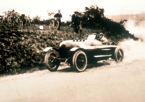 Carl Jörns im Opel beim Schauinsland-Bergrennen (1925).