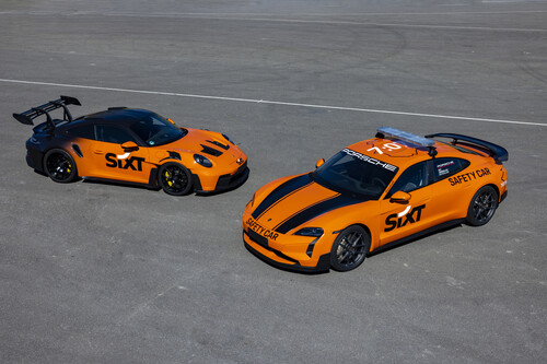 Carrera-Cup: Porsche 911 GT3 RS (Renntaxi) und Taycan Turbo GT (Safety-Car). 