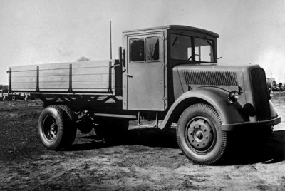 Daimler-Benz L 701 (Opel Blitz): 3,3 Tonnen Nutzlast bei 5,8 Tonnen Gesamtgewicht machten den Benziner-Lkw in seiner Nutzlastklasse äußerst attraktiv.