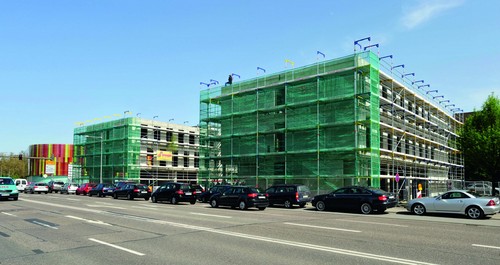 Das SE-Zentrum in Neckarsulm mit den beiden Erweiterungsbauten.
