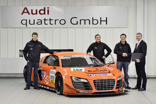 Der 100. Audi R8 LMS ultra ist in Heilbronn-Biberach übergeben worden. Von links: Sebastian Asch, Florian Stoll, Ralph Stoll, Dirk Spohr.