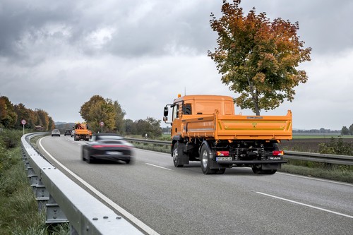 Der Prototyp eines autonom fahrenden Baustellensicherungsfahrzeug von MAN soll in Hessen auf dem Seitenstreifen von Autobahnen getestet werden.