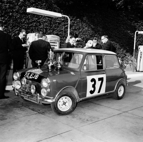 Der siegreiche Mini Cooper der Rallye Monte Carlo 1964.