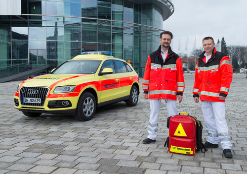 Die Audi-Notfallsanitäter sind auch außerhalb des Werkgeländes im Einsatz:  Dr. med. Mekail-Cem Keskin und Oliver Rothbauer (von links) sind im Rettungsdienst tätig.