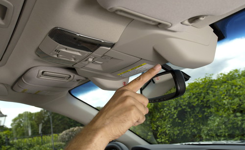 Eyesight von Subaru: Die beiden Kameras sind neben dem Innenspiegel angebracht.