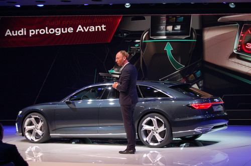 Genf 2015: Audi Prologue Avant mit Designer Marc Lichte.