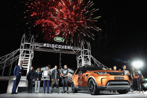 Großer Auftritt für den Land Rover Discovery in Paris.