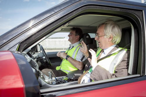 Im Test- und Entwicklungszentrum Gaydon arbeitet Jaguar Land Rover an Aspekten des lautomatiserten Fahrens sowie der verbesserten Gestensteuerung von Fahrzeug und Telematiksystemen. 