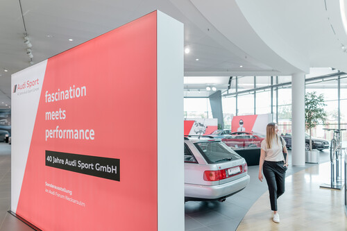In die Sonderausstellung „Innovation. Wagemut. Transformation. 150 Jahre NSU“ im Audi-Forum Neckarsulm ist die Sonderschau „40 Jahre Audi Sport GmbH – Fascination meets performance“ eingebunden.