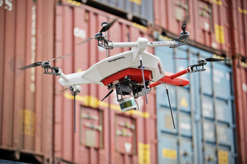 Inventur aus der Luft: Eine autonome Drohne unterstützt die Logistik im Skoda-Stammwerk Mladá Boleslav.
