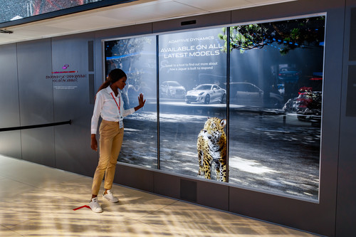 Jaguar präsentiert mit &quot;My Electric Life&quot; interaktive Touchscreen-Installationen auf der IAA in Frankfurt 2019. 