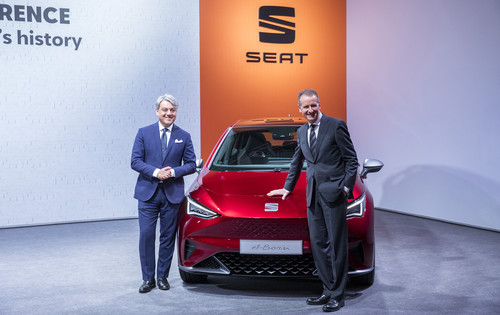 Jahrespressekonferenz in Martorell: Seats Vorstandsvorsitzender Luca de Meo und VW-Konzernchef Dr. Herbert Diess vor dem geplanten Elektroauto Seat el-Born.
