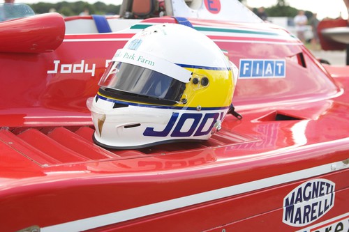 Jody Scheckter: sein Helm und sein Ferrari.