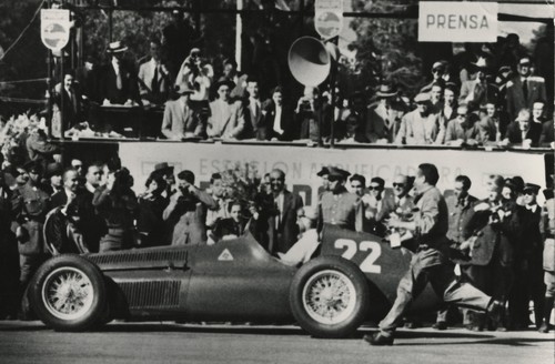 Juan Manuel Fangio im Alfa Romeo Tipo 159 beim Großen Preis von Spanien (1951).