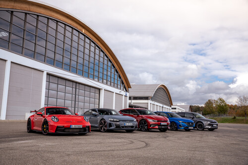 Klassensieger „German Car of the Year 2022“ (von links): Porsche 911 GT3, Audi e-Tron GT, Kia EV6, Peugeot 308 und Hyundai Ioniq 5.