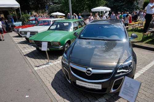 Klassiker-Treffen an den Opel-Villen.