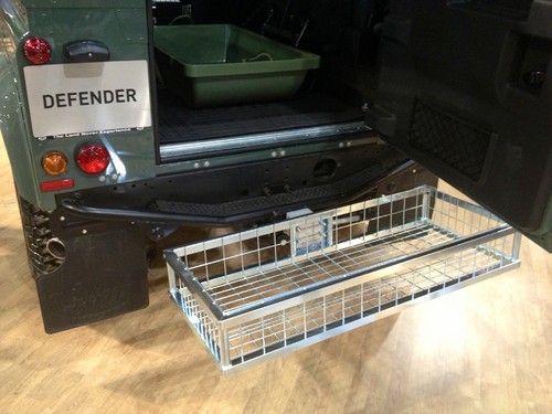 Land Rover auf der „Jagd &amp; Hund“: Heckträger für den Defender.