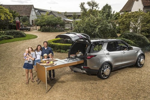Land Rover Discovery mit Jamie-Oliver.Küche.