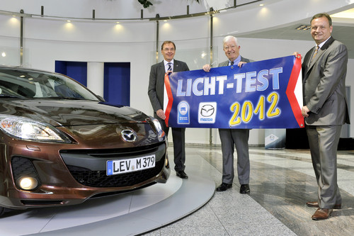 Mazda kooperiert mit ZDK beim Licht-Test 2012.