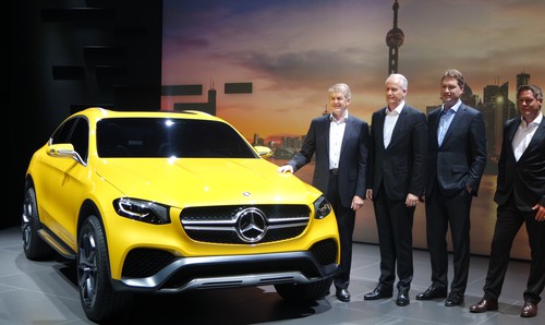 Mercedes-Benz Concept GLC Coupé: Forschungsvorstand Thomas Weber, China-Vorstand  Hubertus Troska, Vertriebsvortand Ola Källenius und Design-Chef Gordon Wagener (von links).