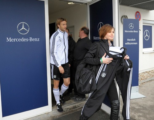 Mercedes-Benz dreht mit der Nationalmannschaft Spot für TV und Social Media. Simon Rolfes.