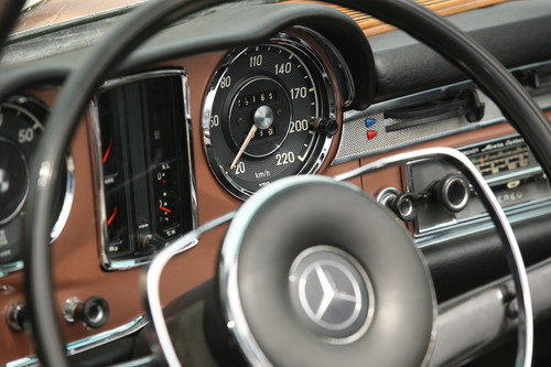 Mercedes-Benz SL.