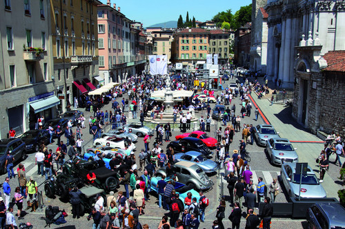 Mille Miglia 2012: Der Volkswagen-Konzern fuhr 17 historische Fahrzeuge auf.