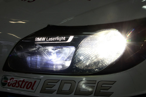 Mit Laserlicht auf dem Nürburgring: BMW Z4 GT3.