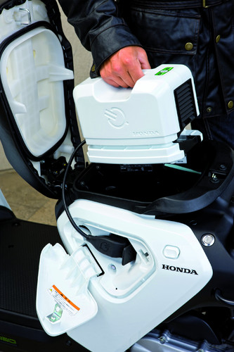 Mobiles Batterieladegerät für den Honda EV-neo.