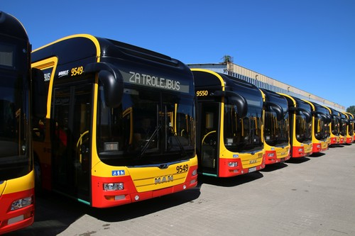 Mobilis, das größte Busunternehmen Polens, hat 61 MAN Lion’s City Hybrid in Dienst gestellt. 