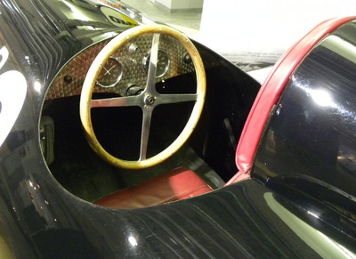 Opel Classic: Das sparsam ausgestattete Cockpit des Opel-Raketenwagens RAK 2.
