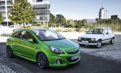 Opel Corsa OPC Nürburgring Edition (links) und Corsa A.