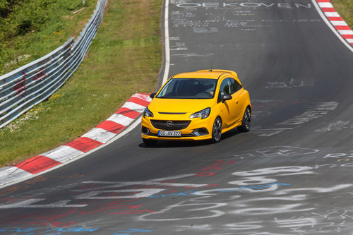 „Opel Experience“ auf dem Nürburgring.