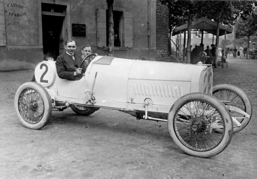 Opel Grand-Prix-Rennwagen von Carl Jörns mit der Startnummer 2 (1914)..