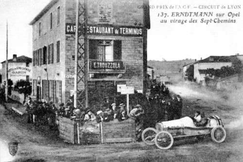 Opel Grand-Prix-Rennwagen von Carl Jörns mit der Startnummer 2 (1914).