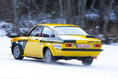 Opel Kadett C GT/E Rallye von Walter Röhrl und Jochen Berger&quot;, 1976. Vierzylinder-Reihenmotor, 1897 ccm Hubraum, 156 kW / 212 PS, je nach Hinterachsübersetzung bis zu 210 km/h Höchstgeschwindigkeit. 1976 wird der GT/E hinter drei Lancia Stratos mit mehr als 300 PS Vierter bei der Rallye Monto Carlo.