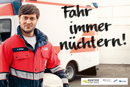 Plakat der Verkehrssicherheitskampagne „Runter vom Gas“.