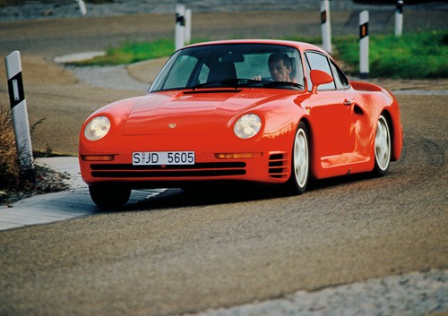 Porsche 959, am Steuer Walter Röhrl.