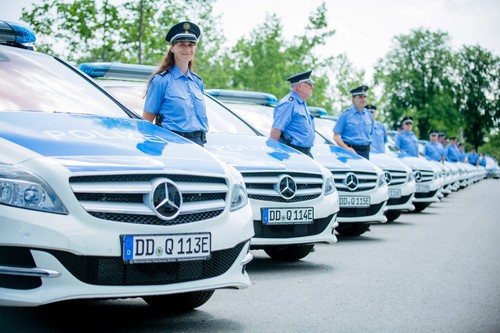 Sachsens Polizei stellt 24 Mercedes-Benz B 250 e in Dienst.