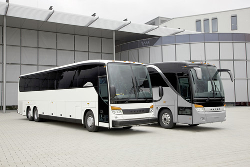 Setra zeigte auf der UMA Motorcoach Expo in Kalifornien den S 407 CC und den S 417 TC (rechts).