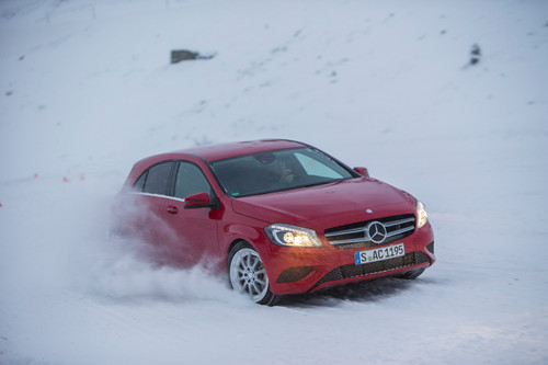 Toben im Schnee: Mercedes-Benz A-Klasse 4Matic.