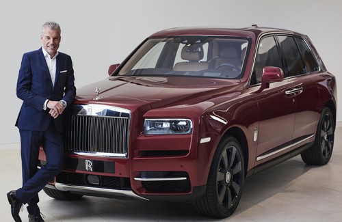 Torsten Müller-Ötvös, CEO Rolls-Royce Motor Cars am Rolls-Royce Cullinan.