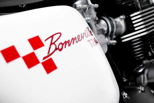 Triumph Bonneville T214.