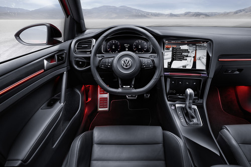Volkswagen FutureTalks: Studie Golf R Touch: Ein zentrales, großes und nach oben verschobenes Display weist bereits die Richtung der Entwicklung.
