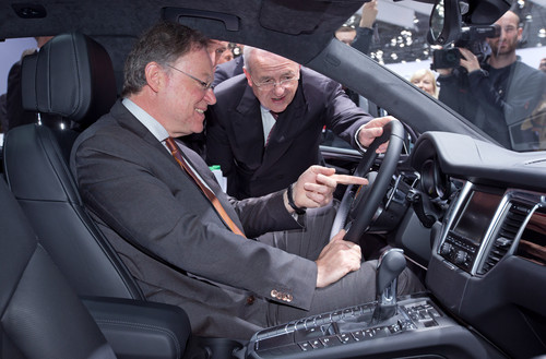 Volkswagen-Hauptversammlung 2014: Konzernchef Martin Winterkorn (rechts) und Ministerpräsident Stephan Weil.